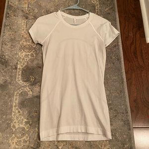 Lululemon swiftly tech short sleeve